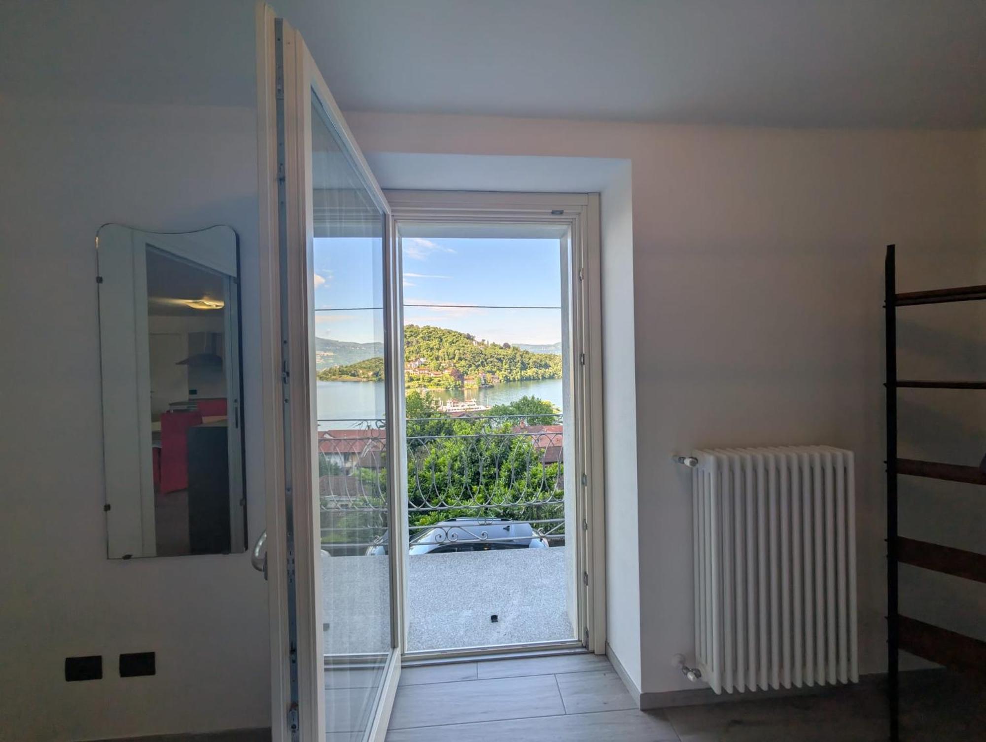 Appartamenti I Fiori Del Lago Laveno Exterior foto